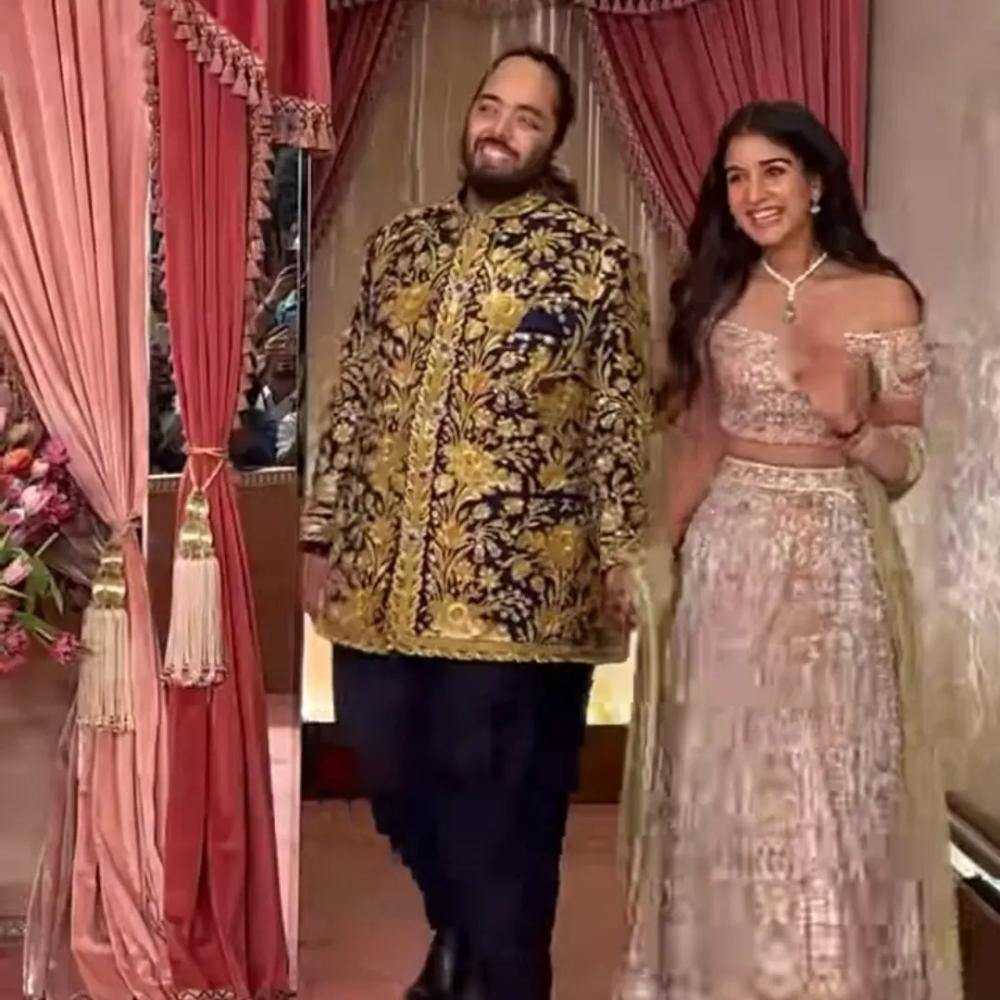 rich-couple-anant-ambani-and-radhika-merchant-photos